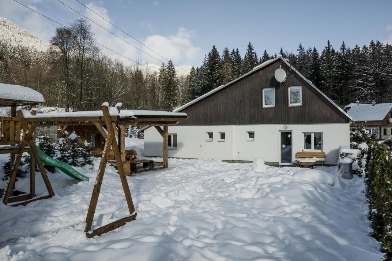 Desny Kout Villa Kouty Exterior photo